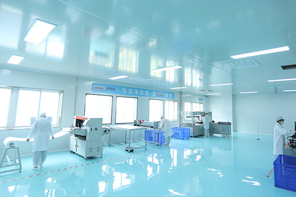 华锐智造自有工厂实力：初效中效高效全系列可定制，一站式净化采购首选