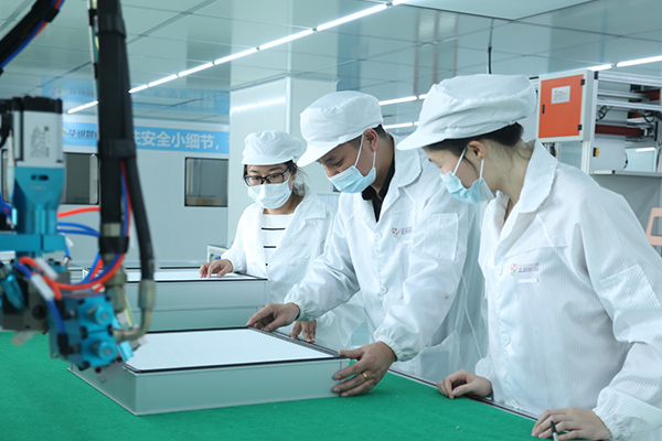 华锐智造自有工厂直供：高效过滤器定制，助力电子厂房超洁净生产